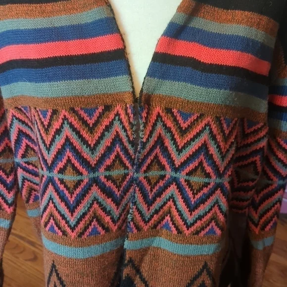 Hot & Delicious colorful tribal knit fringe Boho long open  duster/cardigan sz M - Picture 11 of 14